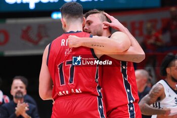 2024-10-31 - Giampaolo Ricci (EA7 Emporio Armani Olimpia Milano) & Stefano Tonut (EA7 Emporio Armani Olimpia Milano) - EA7 EMPORIO ARMANI MILANO VS SEGAFREDO VIRTUS BOLOGNA - EUROLEAGUE - BASKETBALL