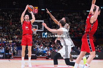 2024-10-31 - Fabien Causeur (EA7 Emporio Armani Olimpia Milano) - EA7 EMPORIO ARMANI MILANO VS SEGAFREDO VIRTUS BOLOGNA - EUROLEAGUE - BASKETBALL