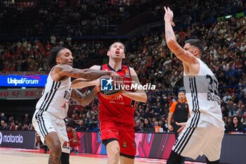 2024-10-31 - Fabien Causeur (EA7 Emporio Armani Olimpia Milano) - EA7 EMPORIO ARMANI MILANO VS SEGAFREDO VIRTUS BOLOGNA - EUROLEAGUE - BASKETBALL