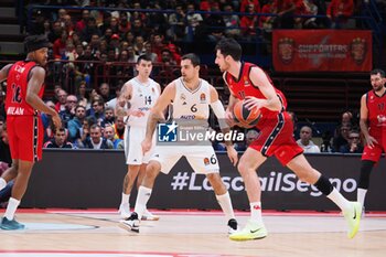 2024-11-07 - Leandro Bolmaro (EA7 Emporio Armani Olimpia Milano) & Alberto Abalde (Real Madrid) - EA7 EMPORIO ARMANI MILANO VS REAL MADRID - EUROLEAGUE - BASKETBALL