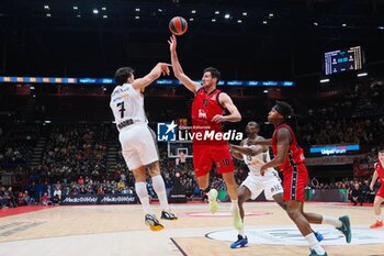 2024-11-07 - Facundo Campazzo (Real Madrid) & Leandro Bolmaro (EA7 Emporio Armani Olimpia Milano) - EA7 EMPORIO ARMANI MILANO VS REAL MADRID - EUROLEAGUE - BASKETBALL