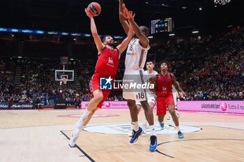 2024-11-07 - Nikola Mirotic (EA7 Emporio Armani Olimpia Milano) & Serge Ibaka (Real Madrid) - EA7 EMPORIO ARMANI MILANO VS REAL MADRID - EUROLEAGUE - BASKETBALL