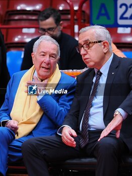 2024-11-21 - Shimon Mizrahi, General Manager Maccabi Playtika Tel Aviv & Christos Stavropoulos, General Manager EA7 Emporio Armani Olimpia Milano - EA7 EMPORIO ARMANI MILANO VS MACCABI PLAYTIKA TELAVIV - EUROLEAGUE - BASKETBALL