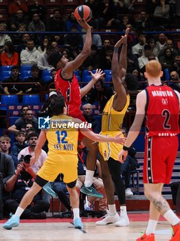 2024-11-21 - Zack LeDay (EA7 Emporio Armani Olimpia Milano) - EA7 EMPORIO ARMANI MILANO VS MACCABI PLAYTIKA TELAVIV - EUROLEAGUE - BASKETBALL