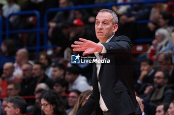 2024-11-21 - Oded Kattash, head coach (Maccabi Playtika Tel Aviv) - EA7 EMPORIO ARMANI MILANO VS MACCABI PLAYTIKA TELAVIV - EUROLEAGUE - BASKETBALL