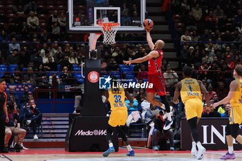 2024-11-21 - Shavon Shields (EA7 Emporio Armani Olimpia Milano) - EA7 EMPORIO ARMANI MILANO VS MACCABI PLAYTIKA TELAVIV - EUROLEAGUE - BASKETBALL