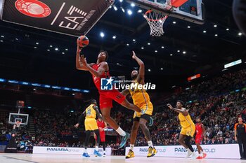 2024-11-21 - Zack LeDay (EA7 Emporio Armani Olimpia Milano) & Levi Randolph (Maccabi Playtika Tel Aviv) - EA7 EMPORIO ARMANI MILANO VS MACCABI PLAYTIKA TELAVIV - EUROLEAGUE - BASKETBALL