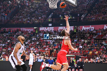 2024-10-15 - 14 Sasha Vezenkov of Olympiacos Piraeus is playing during the Euroleague, Round 3 match between Olympiacos Piraeus and EA7 Emporio Armani Milan at Peace and Friendship Stadium on October 15, 2024, Piraeus, Greece. - OLYMPIACOS VS EA7 EMPORIO ARMANI MILAN - EUROLEAGUE - BASKETBALL