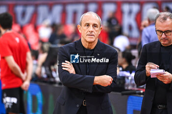 2024-10-15 - Head Coach Ettore Messina of EA7 Emporio Armani Milan during the Euroleague, Round 3 match between Olympiacos Piraeus and EA7 Emporio Armani Milan at Peace and Friendship Stadium on October 15, 2024, Piraeus, Greece. - OLYMPIACOS VS EA7 EMPORIO ARMANI MILAN - EUROLEAGUE - BASKETBALL