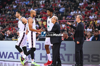 2024-10-15 - 31 Shavon Shields with Head Coach Ettore Messina of EA7 Emporio Armani Milan during the Euroleague, Round 3 match between Olympiacos Piraeus and EA7 Emporio Armani Milan at Peace and Friendship Stadium on October 15, 2024, Piraeus, Greece. - OLYMPIACOS VS EA7 EMPORIO ARMANI MILAN - EUROLEAGUE - BASKETBALL