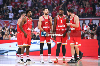 2024-10-15 - 16 Kostas Papanikolaou with 8 Luca Vildoza, 77 Shaquielle Mckissic, 25 Alec Peters and 2 Moses Wright of Olympiacos Piraeus during the Euroleague, Round 3 match between Olympiacos Piraeus and EA7 Emporio Armani Milan at Peace and Friendship Stadium on October 15, 2024, Piraeus, Greece. - OLYMPIACOS VS EA7 EMPORIO ARMANI MILAN - EUROLEAGUE - BASKETBALL