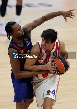 2024-10-18 - Kevin Punter Barcelona, Milos Teodosic Crvena Zvezda during the Turkish Airlines Euroleague basketball match between Crvena Zvezda Meridianbet Belgrade and FC Barcelona on 18 October 2024 at Belgrade Arena in Belgrade, Serbia - BASKETBALL - EUROLEAGUE - CRVENA ZVEZDA V FC BARCELONA - EUROLEAGUE - BASKETBALL