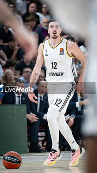 2024-10-25 - Nando De Colo (Asvel Villeurbanne) in action during a EuroLeague match between Braca Basket and Asvel Villeurbanne at Palau Blaugrana in Barcelona, Barcelona, Spain, on October 25 2024. Photo by Felip Mondino / Panoramic - BARÇA BASKET - ASVEL VILLEURBANNE - EUROLEAGUE - BASKETBALL