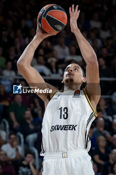 2024-10-25 - Neal Sako (Asvel Villeurbanne) in action during a EuroLeague match between Braca Basket and Asvel Villeurbanne at Palau Blaugrana in Barcelona, Barcelona, Spain, on October 25 2024. Photo by Felip Mondino / Panoramic - BARÇA BASKET - ASVEL VILLEURBANNE - EUROLEAGUE - BASKETBALL