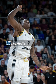 2024-10-25 - Admiral Schofield (Asvel Villeurbanne) in action during a EuroLeague match between Braca Basket and Asvel Villeurbanne at Palau Blaugrana in Barcelona, Barcelona, Spain, on October 25 2024. Photo by Felip Mondino / Panoramic - BARÇA BASKET - ASVEL VILLEURBANNE - EUROLEAGUE - BASKETBALL