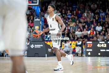 2024-10-25 - Theo Maledon (Asvel Villeurbanne) in action during a EuroLeague match between Braca Basket and Asvel Villeurbanne at Palau Blaugrana in Barcelona, Barcelona, Spain, on October 25 2024. Photo by Felip Mondino / Panoramic - BARÇA BASKET - ASVEL VILLEURBANNE - EUROLEAGUE - BASKETBALL