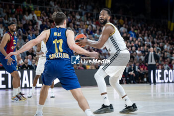 2024-10-25 - Paris Lee (Asvel Villeurbanne) in action during a EuroLeague match between Braca Basket and Asvel Villeurbanne at Palau Blaugrana in Barcelona, Barcelona, Spain, on October 25 2024. Photo by Felip Mondino / Panoramic - BARÇA BASKET - ASVEL VILLEURBANNE - EUROLEAGUE - BASKETBALL