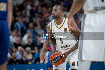 2024-10-25 - Charles Kahudi (Asvel Villeurbanne) in action during a EuroLeague match between Braca Basket and Asvel Villeurbanne at Palau Blaugrana in Barcelona, Barcelona, Spain, on October 25 2024. Photo by Felip Mondino / Panoramic - BARÇA BASKET - ASVEL VILLEURBANNE - EUROLEAGUE - BASKETBALL