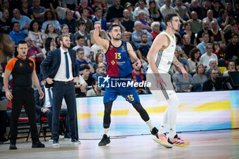 2024-10-25 - Tomas Satoransky (Barca Basket) in action during a EuroLeague match between Braca Basket and Asvel Villeurbanne at Palau Blaugrana in Barcelona, Barcelona, Spain, on October 25 2024. Photo by Felipe Mondino - BARÇA BASKET - ASVEL VILLEURBANNE - EUROLEAGUE - BASKETBALL