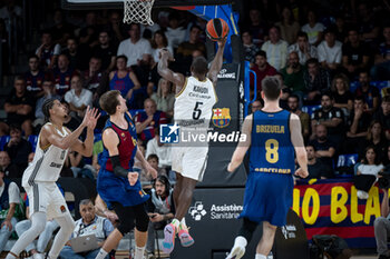 2024-10-25 - Charles Kahudi (Asvel Villeurbanne) in action during a EuroLeague match between Braca Basket and Asvel Villeurbanne at Palau Blaugrana in Barcelona, Barcelona, Spain, on October 25 2024. Photo by Felipe Mondino - BARÇA BASKET - ASVEL VILLEURBANNE - EUROLEAGUE - BASKETBALL