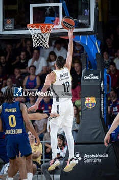 2024-10-25 - Nando De Colo (Asvel Villeurbanne) in action during a EuroLeague match between Braca Basket and Asvel Villeurbanne at Palau Blaugrana in Barcelona, Barcelona, Spain, on October 25 2024. Photo by Felipe Mondino - BARÇA BASKET - ASVEL VILLEURBANNE - EUROLEAGUE - BASKETBALL