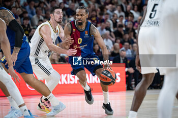 2024-10-25 - Kevin Punter (Barca Basket) in action during a EuroLeague match between Braca Basket and Asvel Villeurbanne at Palau Blaugrana in Barcelona, Barcelona, Spain, on October 25 2024. Photo by Felipe Mondino - BARÇA BASKET - ASVEL VILLEURBANNE - EUROLEAGUE - BASKETBALL