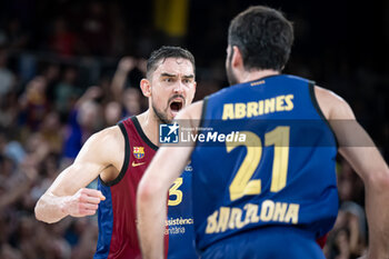 2024-10-25 - Tomas Satoransky (Barca Basket) in action during a EuroLeague match between Braca Basket and Asvel Villeurbanne at Palau Blaugrana in Barcelona, Barcelona, Spain, on October 25 2024. Photo by Felipe Mondino - BARÇA BASKET - ASVEL VILLEURBANNE - EUROLEAGUE - BASKETBALL