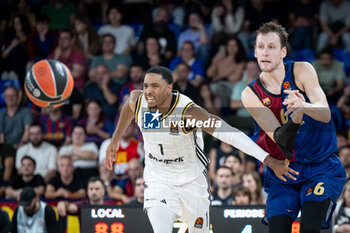 2024-10-25 - Shaquille Harrison (Asvel Villeurbanne) and Jan Vesely (Barca Basket) in action during a EuroLeague match between Braca Basket and Asvel Villeurbanne at Palau Blaugrana in Barcelona, Barcelona, Spain, on October 25 2024. Photo by Felipe Mondino - BARÇA BASKET - ASVEL VILLEURBANNE - EUROLEAGUE - BASKETBALL