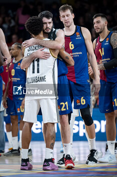 2024-10-25 - Edwin Jackson (Asvel Villeurbanne) and Alex Abrines (Barca Basket) are seen during a EuroLeague match between Braca Basket and Asvel Villeurbanne at Palau Blaugrana in Barcelona, Barcelona, Spain, on October 25 2024. Photo by Felipe Mondino - BARÇA BASKET - ASVEL VILLEURBANNE - EUROLEAGUE - BASKETBALL