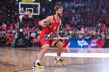 2024-10-29 - 0 Thomas Walkup of Olympiacos Piraeus is playing during the Euroleague, Round 6 match between Olympiacos Piraeus and Real Madrid at Peace and Friendship Stadium on October 29, 2024, Piraeus, Greece. - OLYMPIACOS VS REAL MADRID - EUROLEAGUE - BASKETBALL