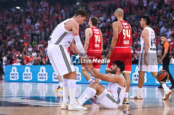 2024-10-29 - 7 Facundo Campazzo with 11 Mario Hezonja of Real Madrid are playing during the Euroleague, Round 6 match between Olympiacos Piraeus and Real Madrid at Peace and Friendship Stadium on October 29, 2024, Piraeus, Greece. - OLYMPIACOS VS REAL MADRID - EUROLEAGUE - BASKETBALL