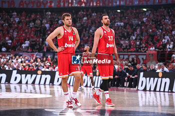 2024-10-31 - 14 Sasha Vezenkov with 33 Nikola Milutinov of Olympiacos Piraeus play during the Euroleague, Round 7 match between Olympiacos Piraeus and FC Barcelona at Peace and Friendship Stadium in Piraeus, Greece, on October 31, 2024. - OLYMPIACOS VS FC BARCELONA - EUROLEAGUE - BASKETBALL