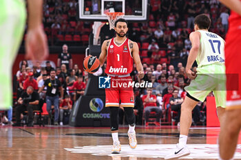 2024-10-31 - 1 Nigel Williams-Goss of Olympiacos Piraeus plays during the Euroleague, Round 7 match between Olympiacos Piraeus and FC Barcelona at Peace and Friendship Stadium in Piraeus, Greece, on October 31, 2024. - OLYMPIACOS VS FC BARCELONA - EUROLEAGUE - BASKETBALL