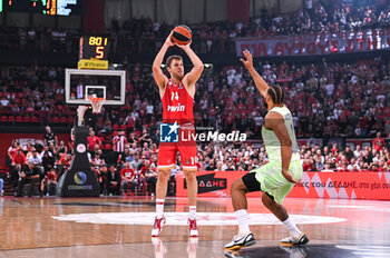 2024-10-31 - 14 Sasha Vezenkov of Olympiacos Piraeus plays during the Euroleague, Round 7 match between Olympiacos Piraeus and FC Barcelona at Peace and Friendship Stadium in Piraeus, Greece, on October 31, 2024. - OLYMPIACOS VS FC BARCELONA - EUROLEAGUE - BASKETBALL