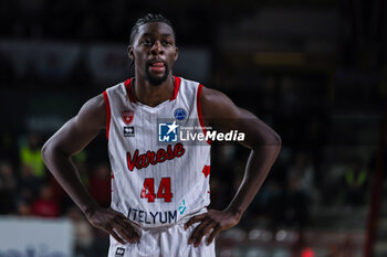 2024-01-24 - Gabe Brown #44 of Itelyum Varese reacts during FIBA Europe Cup 2023/24 Second Round Group N game between Itelyum Varese and Niners Chemnitz at Itelyum Arena, Varese, Italy on January 24, 2024 - ITELYUM VARESE VS NINERS CHEMNITZ - FIBA EUROPE CUP - BASKETBALL