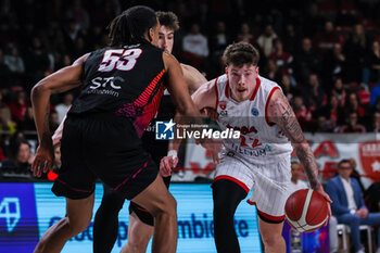 2024-01-24 - Sean Mcdermott #22 of Itelyum Varese seen in action during FIBA Europe Cup 2023/24 Second Round Group N game between Itelyum Varese and Niners Chemnitz at Itelyum Arena, Varese, Italy on January 24, 2024 - ITELYUM VARESE VS NINERS CHEMNITZ - FIBA EUROPE CUP - BASKETBALL