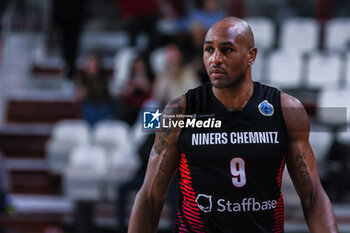 2024-01-24 - Deandre Lansdowne #9 of Niners Chemnitz looks on during FIBA Europe Cup 2023/24 Second Round Group N game between Itelyum Varese and Niners Chemnitz at Itelyum Arena, Varese, Italy on January 24, 2024 - ITELYUM VARESE VS NINERS CHEMNITZ - FIBA EUROPE CUP - BASKETBALL
