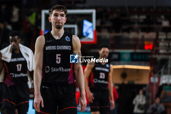 2024-01-24 - Wesley Van Beck #5 of Niners Chemnitz looks on during FIBA Europe Cup 2023/24 Second Round Group N game between Itelyum Varese and Niners Chemnitz at Itelyum Arena, Varese, Italy on January 24, 2024 - ITELYUM VARESE VS NINERS CHEMNITZ - FIBA EUROPE CUP - BASKETBALL
