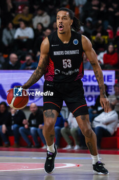2024-01-24 - Kevin Yebo #53 of Niners Chemnitz seen in action during FIBA Europe Cup 2023/24 Second Round Group N game between Itelyum Varese and Niners Chemnitz at Itelyum Arena, Varese, Italy on January 24, 2024 - ITELYUM VARESE VS NINERS CHEMNITZ - FIBA EUROPE CUP - BASKETBALL