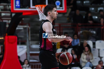 2024-01-24 - Wesley Van Beck #5 of Niners Chemnitz seen in action during FIBA Europe Cup 2023/24 Second Round Group N game between Itelyum Varese and Niners Chemnitz at Itelyum Arena, Varese, Italy on January 24, 2024 - ITELYUM VARESE VS NINERS CHEMNITZ - FIBA EUROPE CUP - BASKETBALL