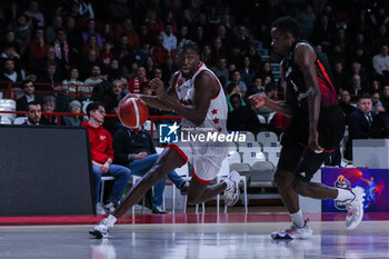 2024-01-24 - Gabe Brown #44 of Itelyum Varese (L) seen in action during FIBA Europe Cup 2023/24 Second Round Group N game between Itelyum Varese and Niners Chemnitz at Itelyum Arena, Varese, Italy on January 24, 2024 - ITELYUM VARESE VS NINERS CHEMNITZ - FIBA EUROPE CUP - BASKETBALL