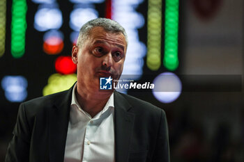 2024-03-27 - Dejan Radonjic Head Coach of Bahcesehir College looks on during FIBA Europe Cup 2023/24 Semi-Finals game between Itelyum Varese and Bahcesehir College at Itelyum Arena, Varese, Italy on March 27, 2024 - SEMIFINALS - ITELYUM VARESE BAHCESEHIR COLLEGE - FIBA EUROPE CUP - BASKETBALL