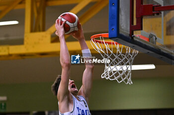 2024-07-05 - Actions of the game and players' images during the between Italy and Slovenia at Pala Cian Toma - Domegge (BL) 5 July, 2024 during the Torneo Under 20 - 22° Memorial De Silvestro/Trofeo Meneghin - TORNEO UNDER 20 - 22° MEMORIAL DE SILVESTRO/TROFEO MENEGHIN - ITALIA VS SLOVENIA - EVENTS - BASKETBALL