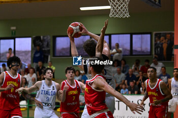 2024-07-06 - Images of the Italy and Spain match at Pala Cian Toma - Domegge (BL) 6 July, 2024, during the 22nd De Silvestro-Meneghin International U20 Basketball Tournament - TORNEO UNDER 20 - 22° MEMORIAL DE SILVESTRO/TROFEO MENEGHIN - ITALIA VS SPAGNA - EVENTS - BASKETBALL