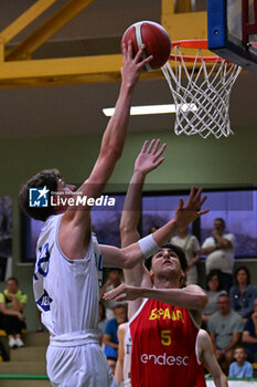 2024-07-06 - Images of the Italy and Spain match at Pala Cian Toma - Domegge (BL) 6 July, 2024, during the 22nd De Silvestro-Meneghin International U20 Basketball Tournament - TORNEO UNDER 20 - 22° MEMORIAL DE SILVESTRO/TROFEO MENEGHIN - ITALIA VS SPAGNA - EVENTS - BASKETBALL