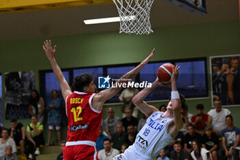 2024-07-06 - Images of the Italy and Spain match at Pala Cian Toma - Domegge (BL) 6 July, 2024, during the 22nd De Silvestro-Meneghin International U20 Basketball Tournament - TORNEO UNDER 20 - 22° MEMORIAL DE SILVESTRO/TROFEO MENEGHIN - ITALIA VS SPAGNA - EVENTS - BASKETBALL