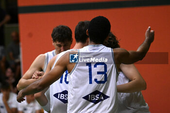 2024-07-06 - Images of the Italy and Spain match at Pala Cian Toma - Domegge (BL) 6 July, 2024, during the 22nd De Silvestro-Meneghin International U20 Basketball Tournament - TORNEO UNDER 20 - 22° MEMORIAL DE SILVESTRO/TROFEO MENEGHIN - ITALIA VS SPAGNA - EVENTS - BASKETBALL