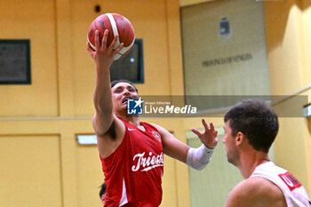 2024-09-07 - Images of the Pallacanestro Trieste and Reyer Venezia match at PalaCornaro - Jesolo (VE), september7, 2024 during the second semifinal of Basketball IN Jesolo 2024 tournament - MEMORIAL BASKETBALL - PALLACANESTRO TRIESTE VS UMANA REYER VENEZIA - EVENTS - BASKETBALL