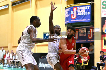 2024-09-07 - Images of the Pallacanestro Trieste and Reyer Venezia match at PalaCornaro - Jesolo (VE), september7, 2024 during the second semifinal of Basketball IN Jesolo 2024 tournament - MEMORIAL BASKETBALL - PALLACANESTRO TRIESTE VS UMANA REYER VENEZIA - EVENTS - BASKETBALL