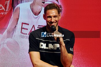 2024-09-11 - Fabien Causeur (EA7 Emporio Armani Olimpia Milano) - EA7 EMPORIO ARMANI MILANO - TEAM PRESENTATION - EVENTS - BASKETBALL